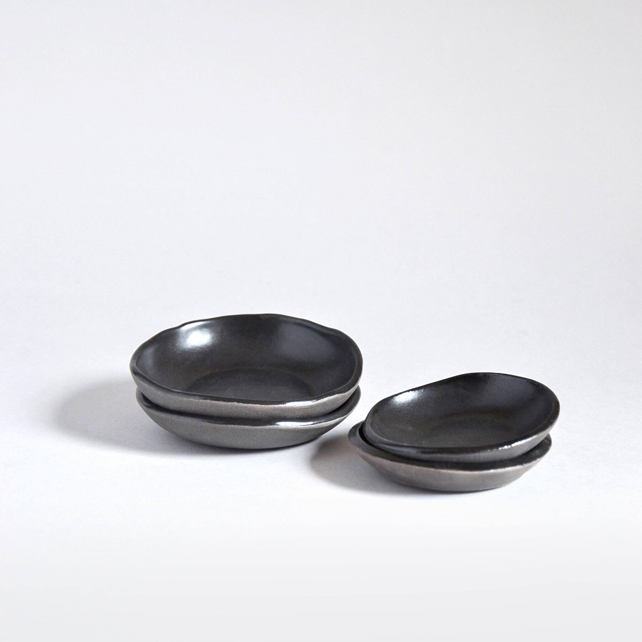 MOKKA Handmade Ceramic Incense Holder | Anthracite Clay